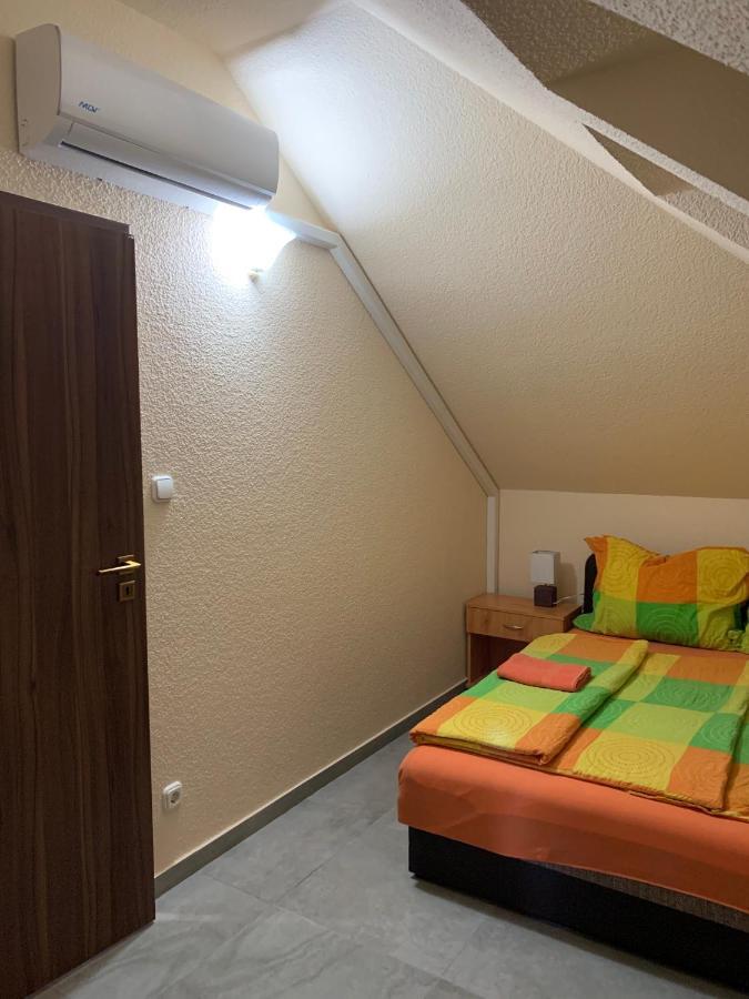 Balaton Kinizsi Apartman Siofok Exterior photo